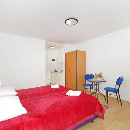 Apartments Javi - Free Private Parking Трогир Екстериор снимка