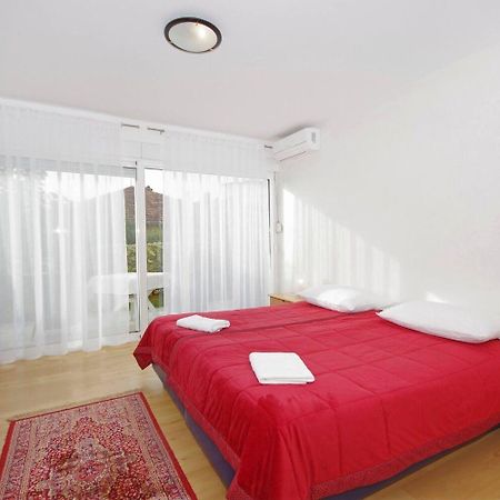 Apartments Javi - Free Private Parking Трогир Екстериор снимка