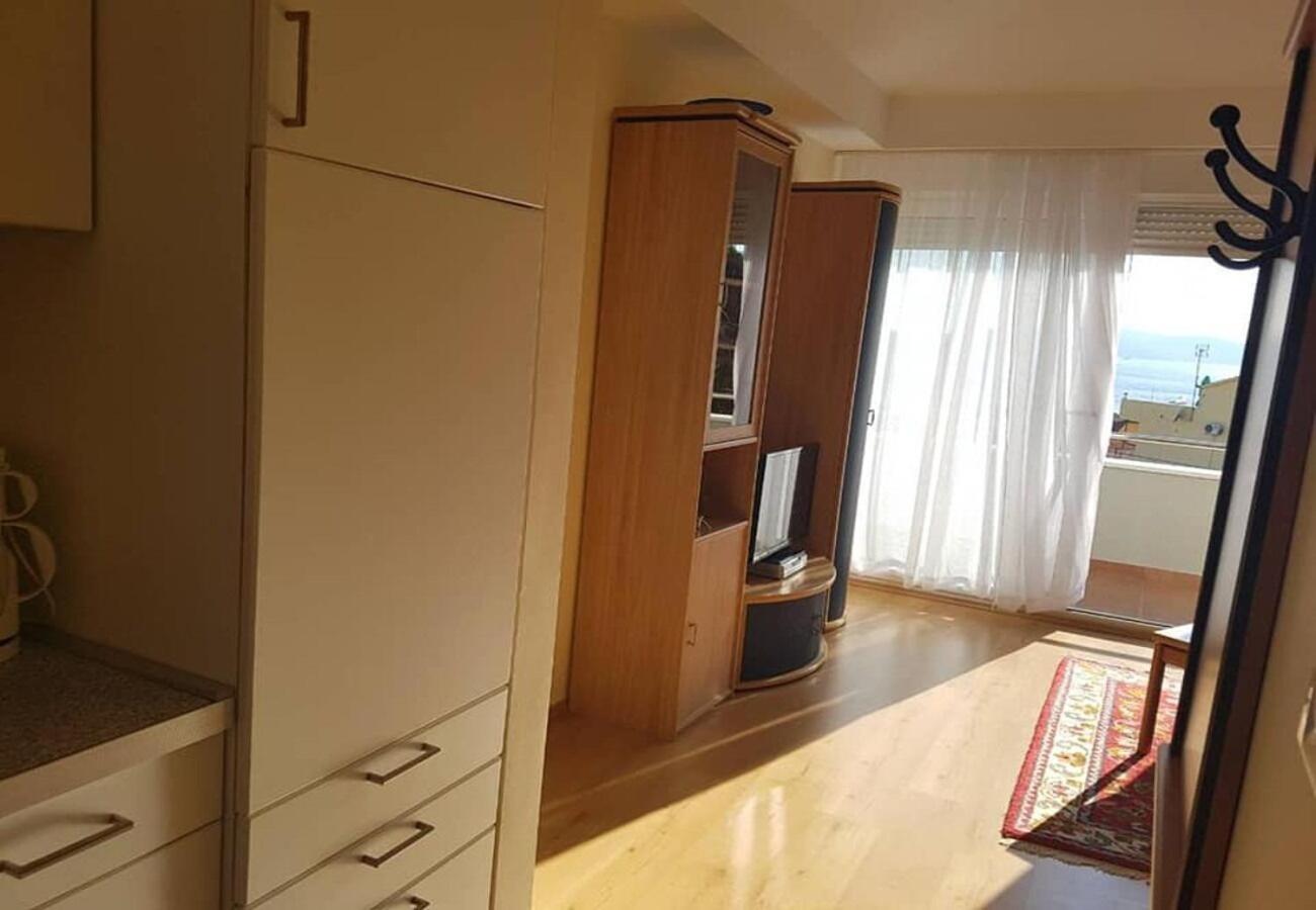 Apartments Javi - Free Private Parking Трогир Екстериор снимка