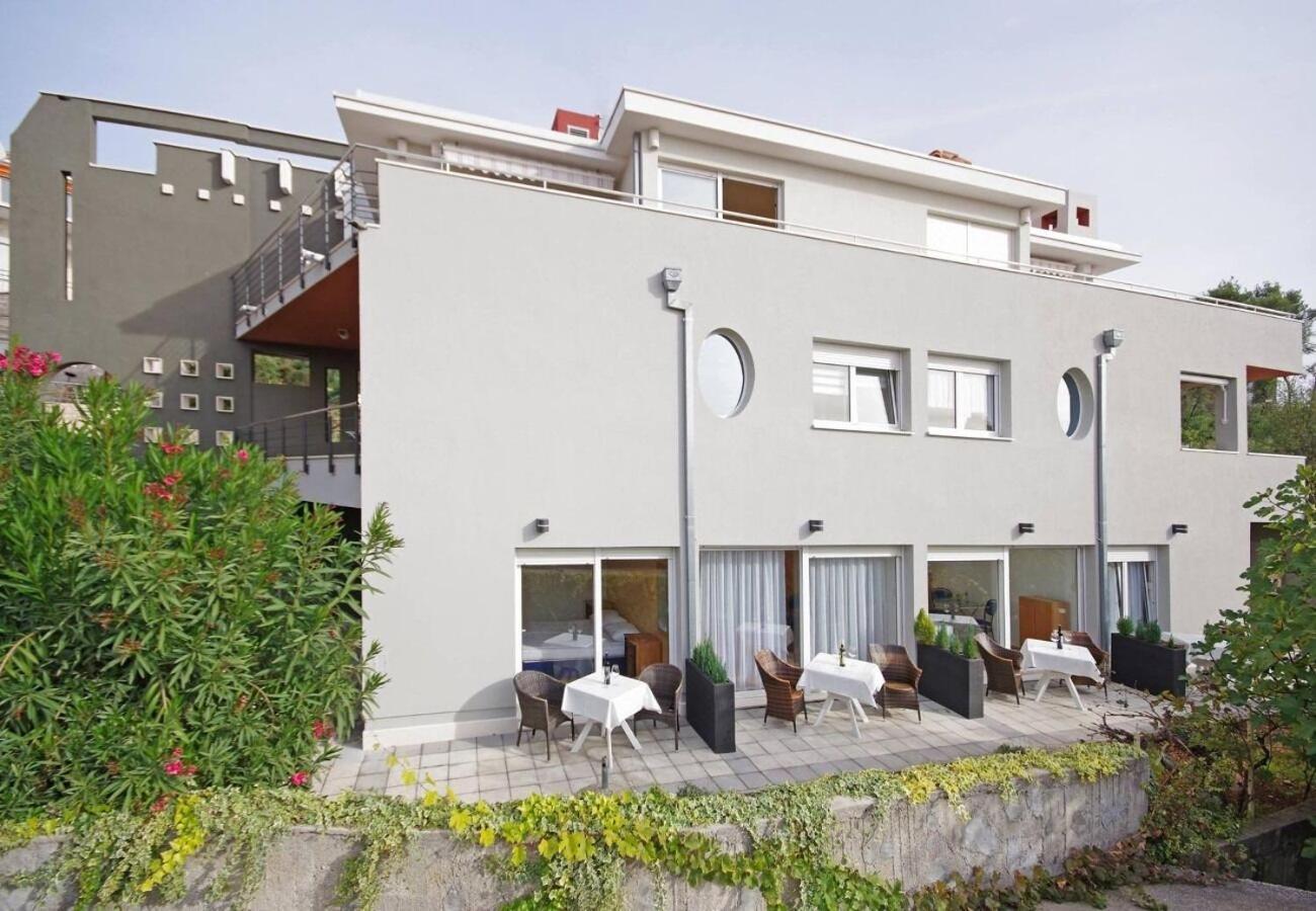 Apartments Javi - Free Private Parking Трогир Екстериор снимка