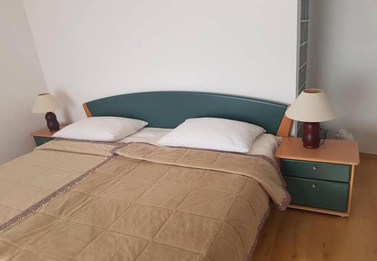 Apartments Javi - Free Private Parking Трогир Екстериор снимка