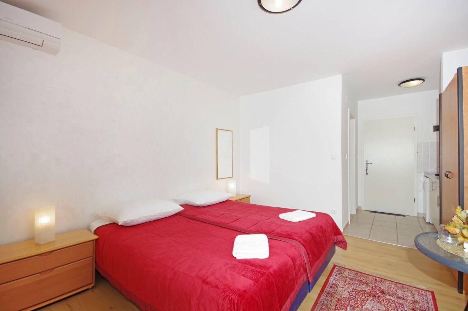 Apartments Javi - Free Private Parking Трогир Екстериор снимка