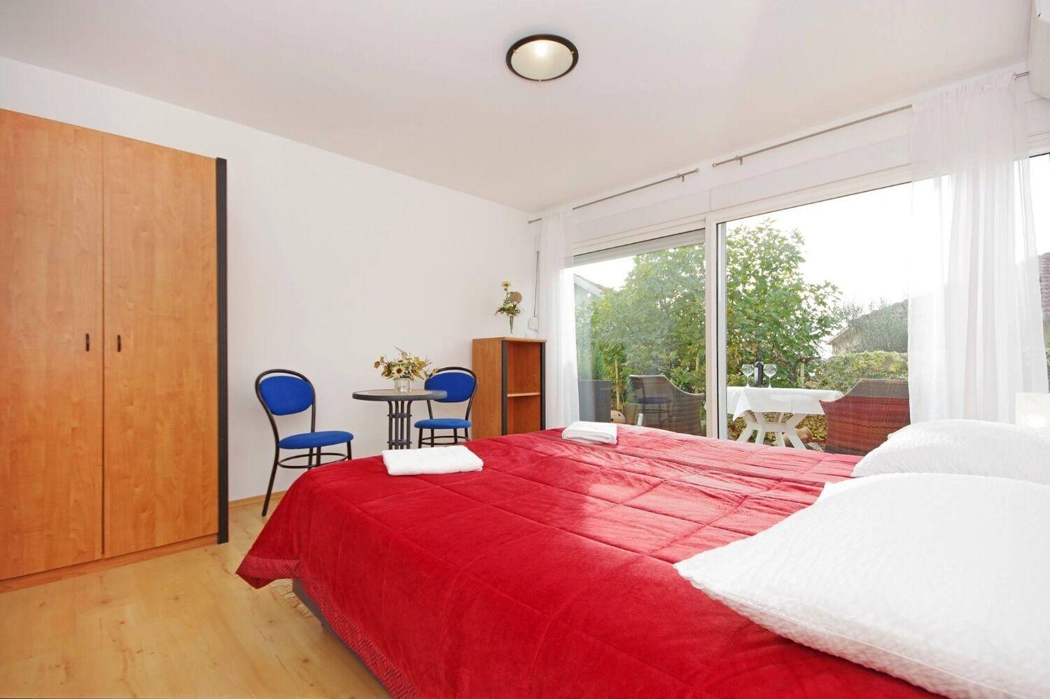 Apartments Javi - Free Private Parking Трогир Екстериор снимка