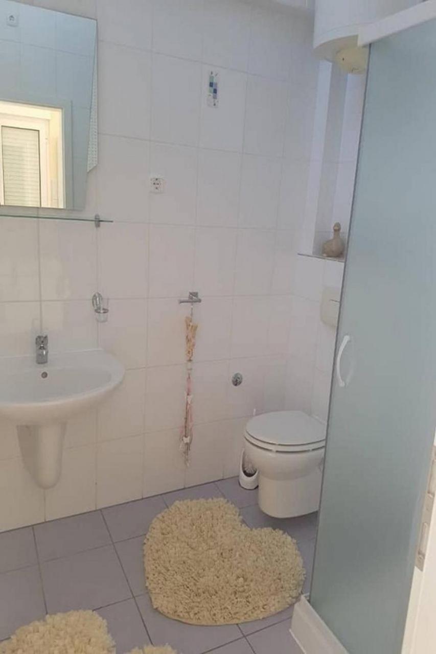 Apartments Javi - Free Private Parking Трогир Екстериор снимка