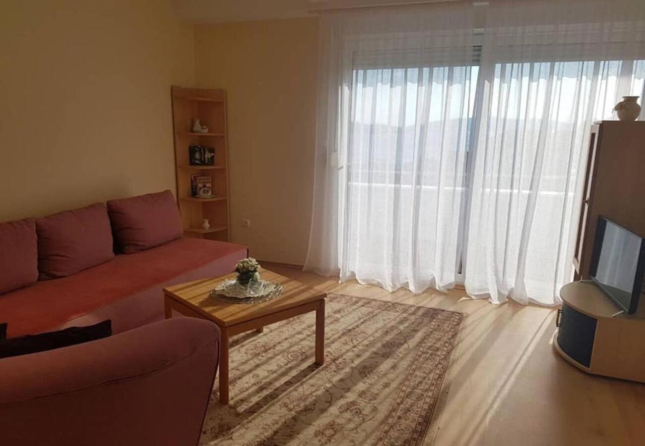 Apartments Javi - Free Private Parking Трогир Екстериор снимка