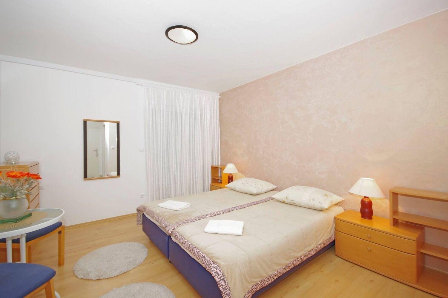 Apartments Javi - Free Private Parking Трогир Екстериор снимка