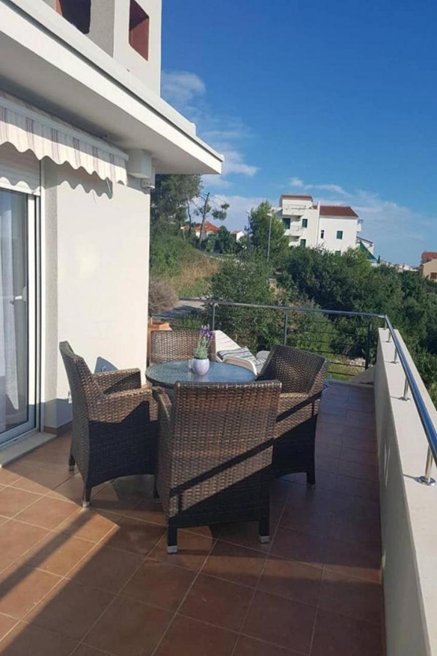Apartments Javi - Free Private Parking Трогир Екстериор снимка