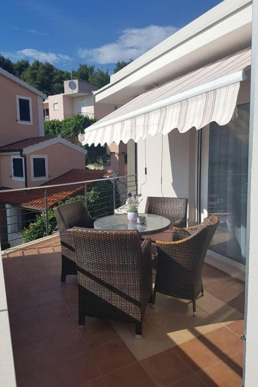 Apartments Javi - Free Private Parking Трогир Екстериор снимка